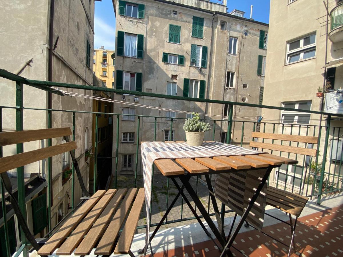 Casaviva- Ampio Appartamento Nei Vicoli Di Genova Exterior photo